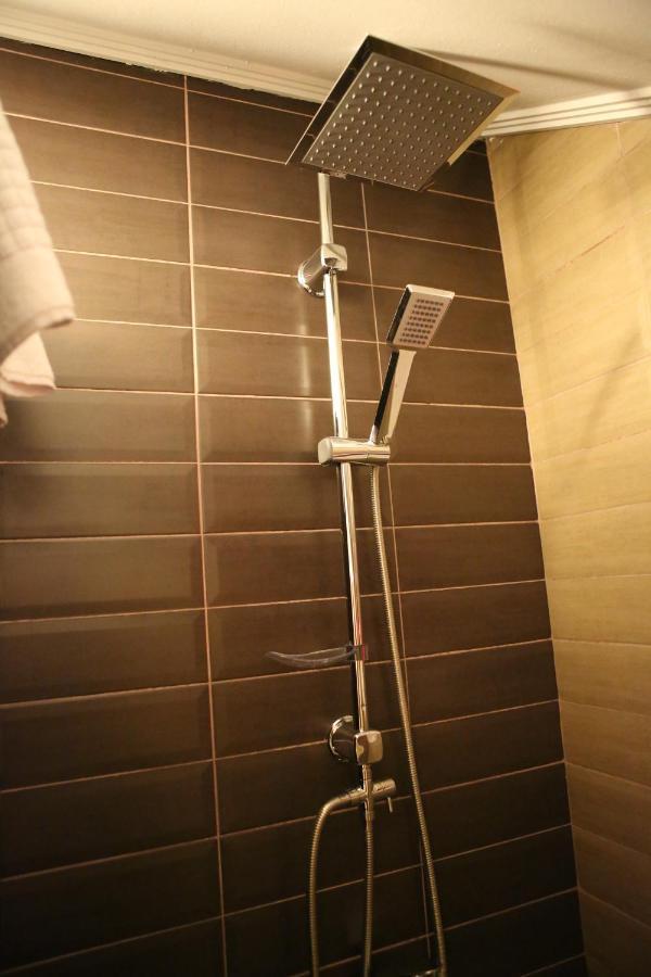 Dark Boutique Hotel Shkoze エクステリア 写真