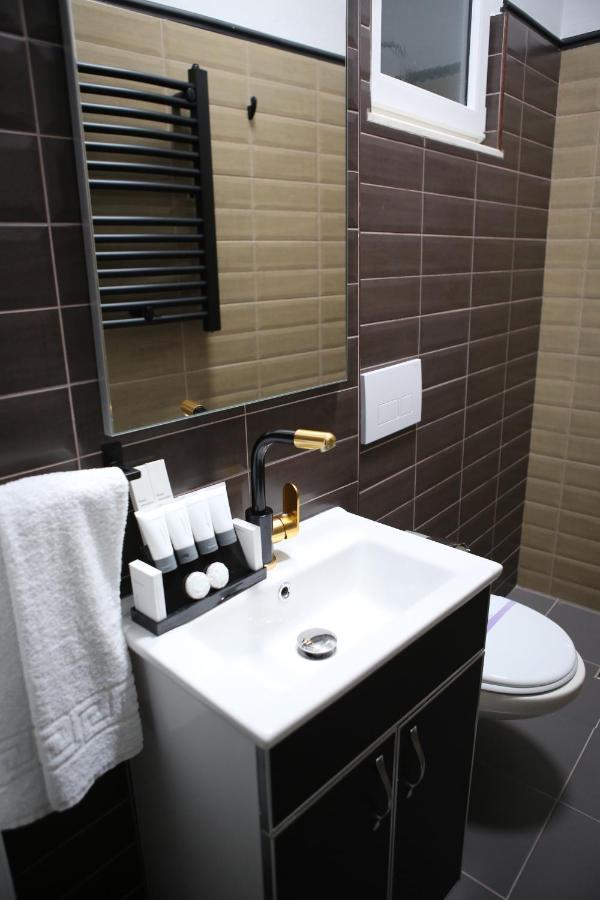 Dark Boutique Hotel Shkoze エクステリア 写真