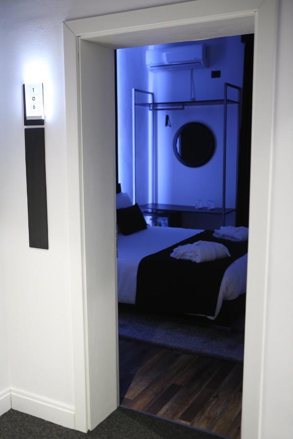 Dark Boutique Hotel Shkoze エクステリア 写真