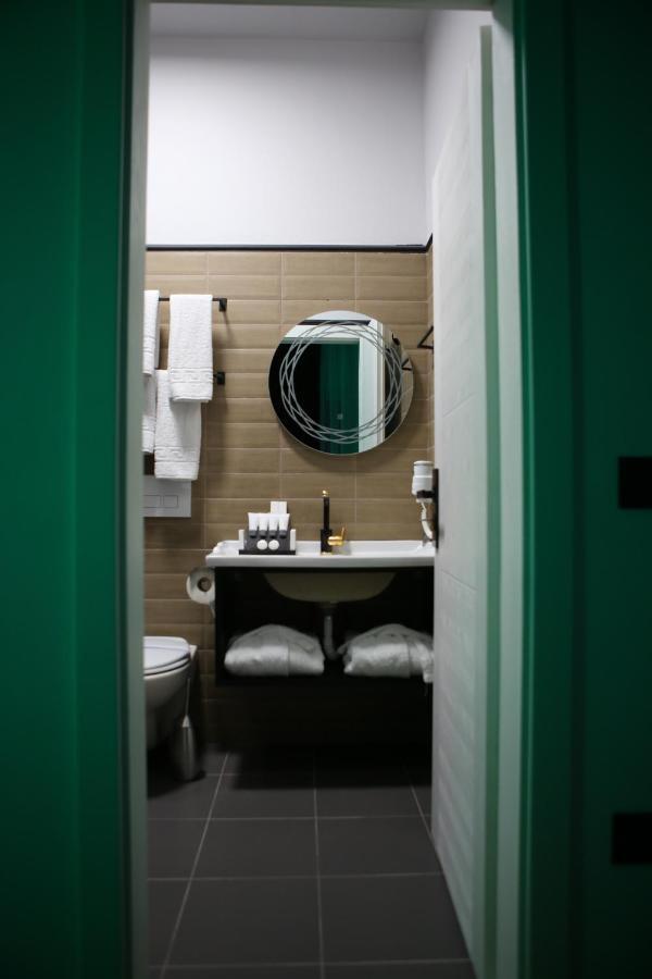 Dark Boutique Hotel Shkoze エクステリア 写真
