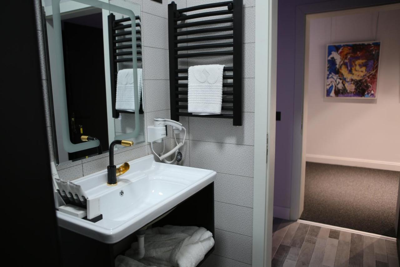 Dark Boutique Hotel Shkoze エクステリア 写真