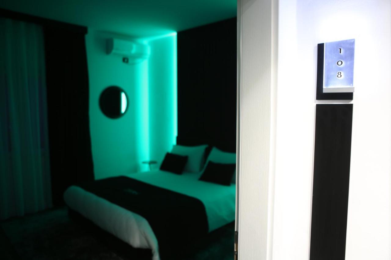 Dark Boutique Hotel Shkoze エクステリア 写真
