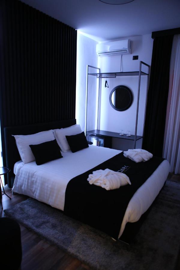 Dark Boutique Hotel Shkoze エクステリア 写真