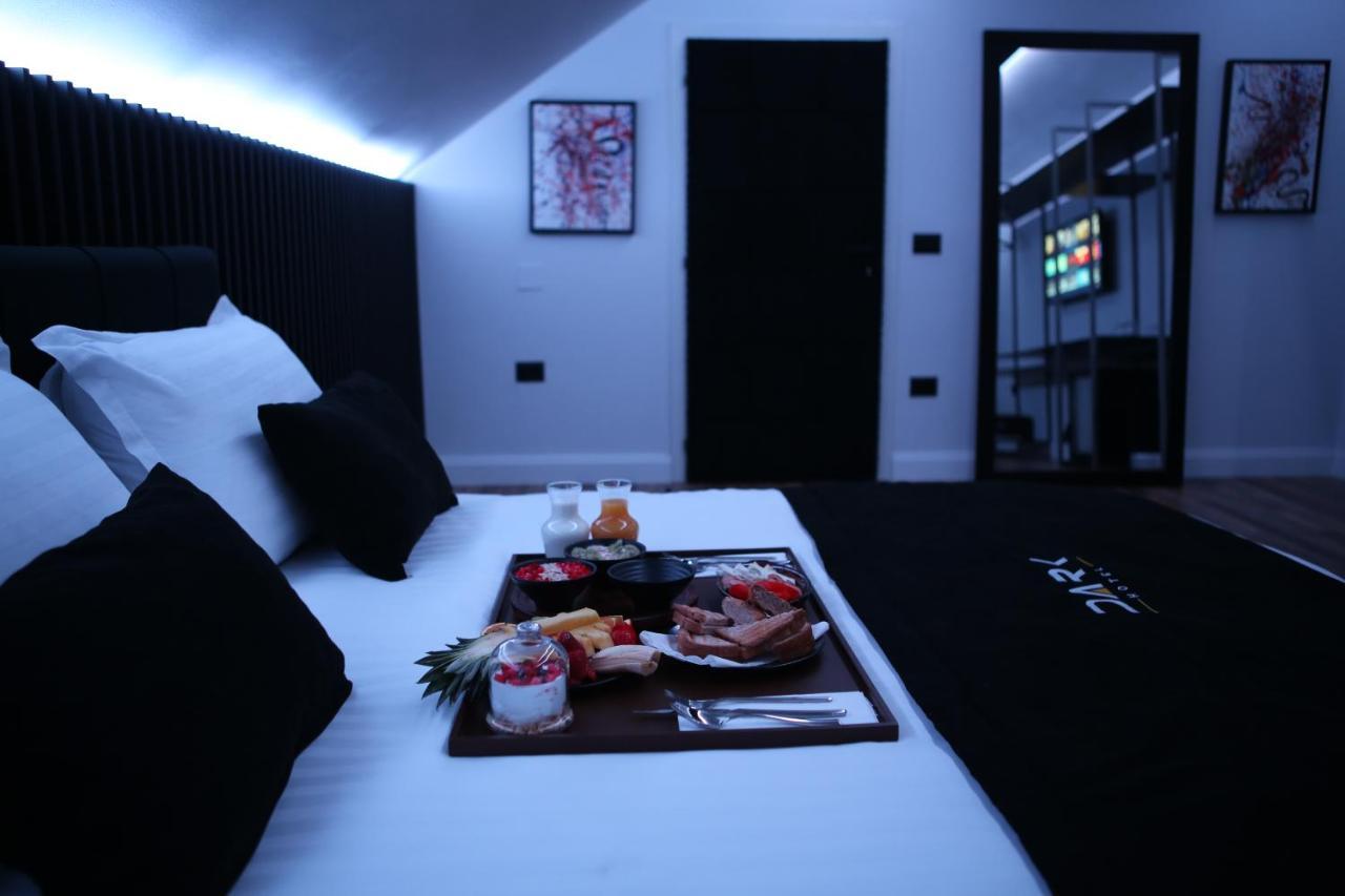 Dark Boutique Hotel Shkoze エクステリア 写真
